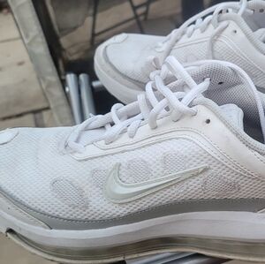 White Nike Air Max